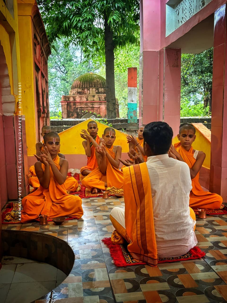 Étude du sanskrit au Gurukul